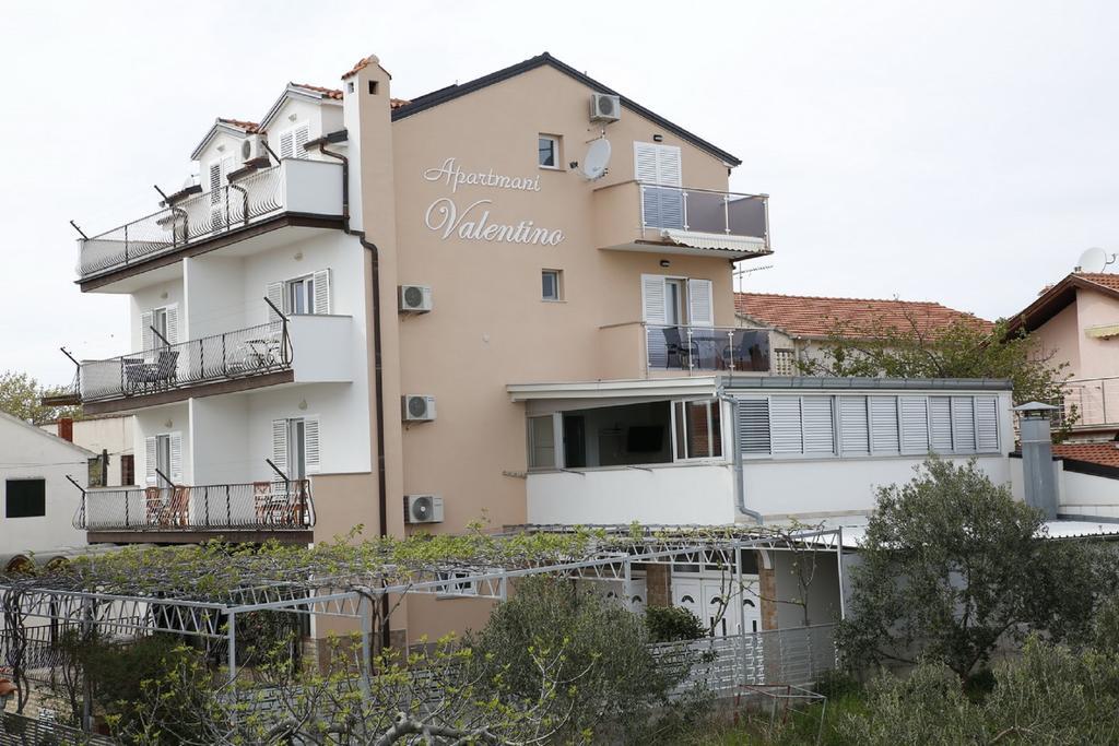 Apartments Valentino Vodice Exteriör bild
