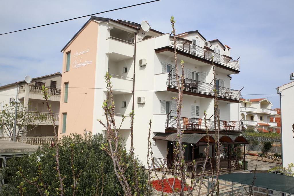 Apartments Valentino Vodice Exteriör bild