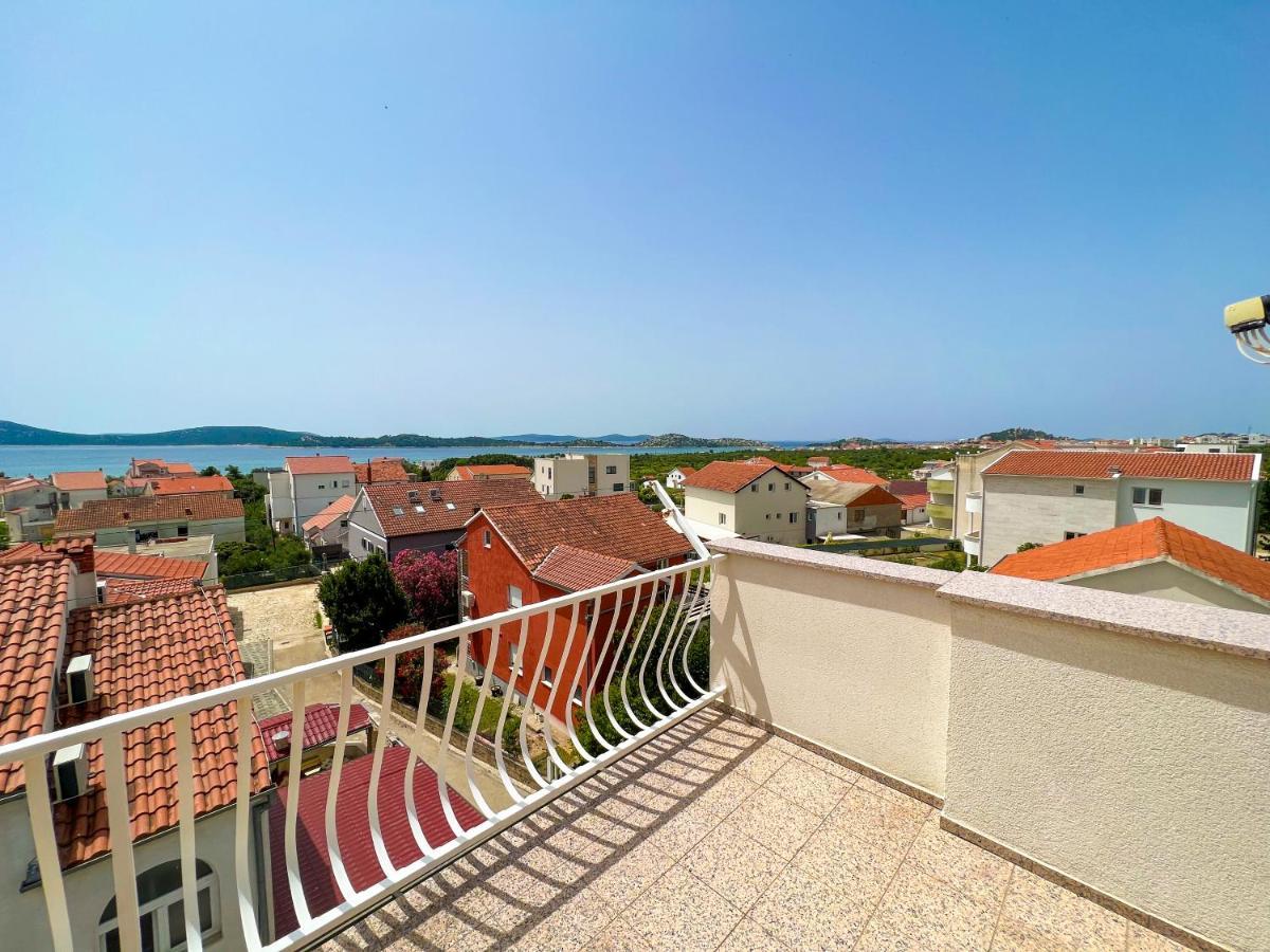Apartments Valentino Vodice Exteriör bild