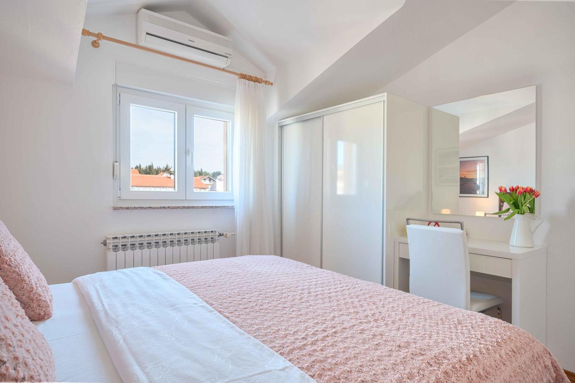 Apartments Valentino Vodice Exteriör bild