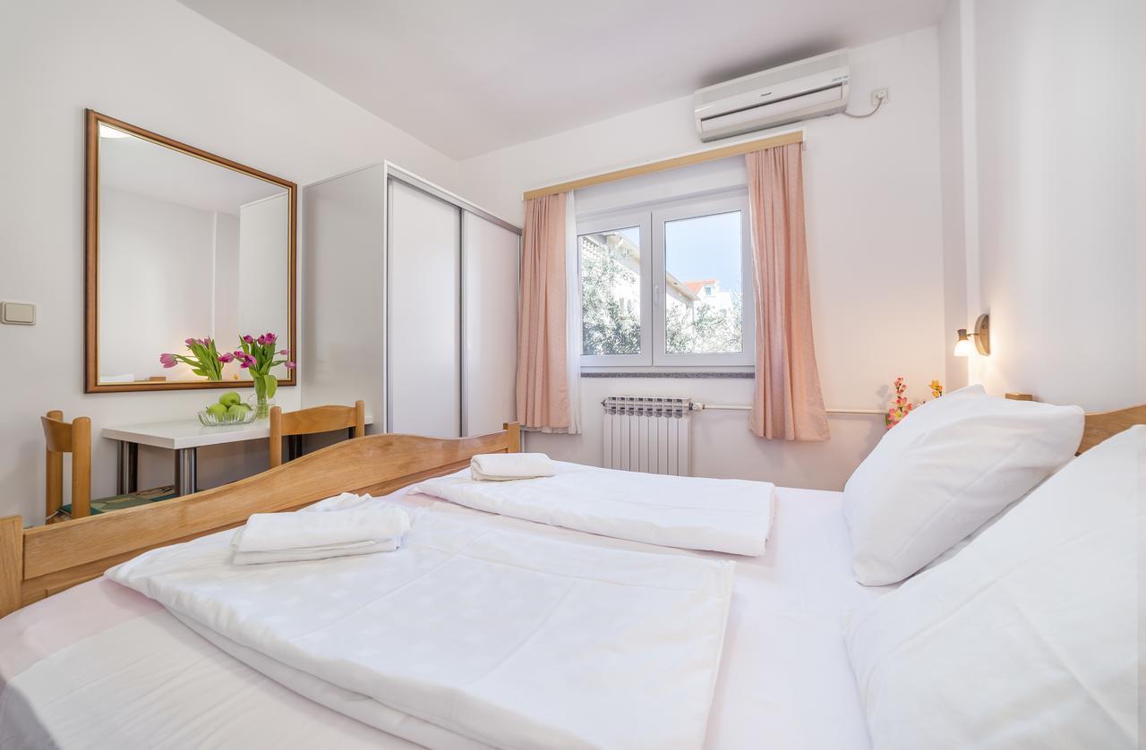 Apartments Valentino Vodice Exteriör bild